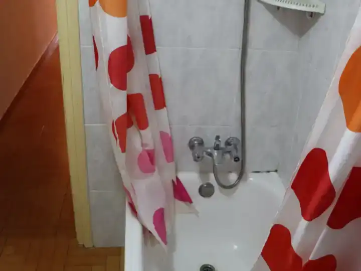 Bany de Pis en venda en León Capital  amb Traster, Moblat i Balcó