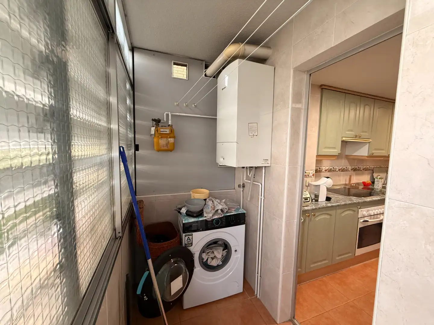 Kitchen of Flat for sale in Madrid  with Heating, Terrace and Storage room