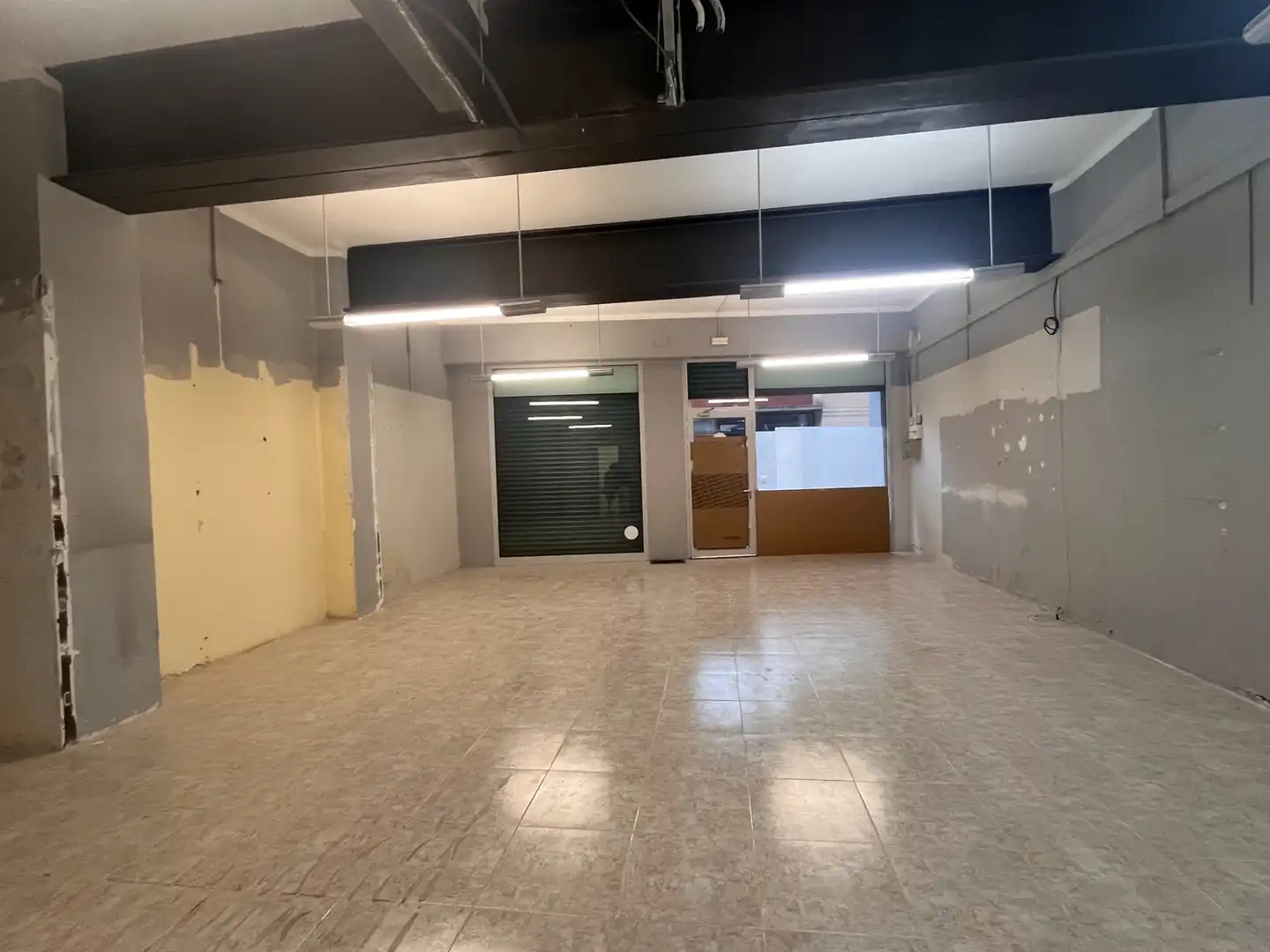 Business premises to rent in Carrer de Roca Labrador 10, imagen 2