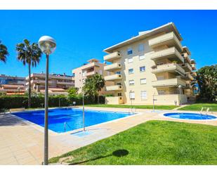 Piscina de Pis de lloguer en Salou amb Aire condicionat, Terrassa i Piscina