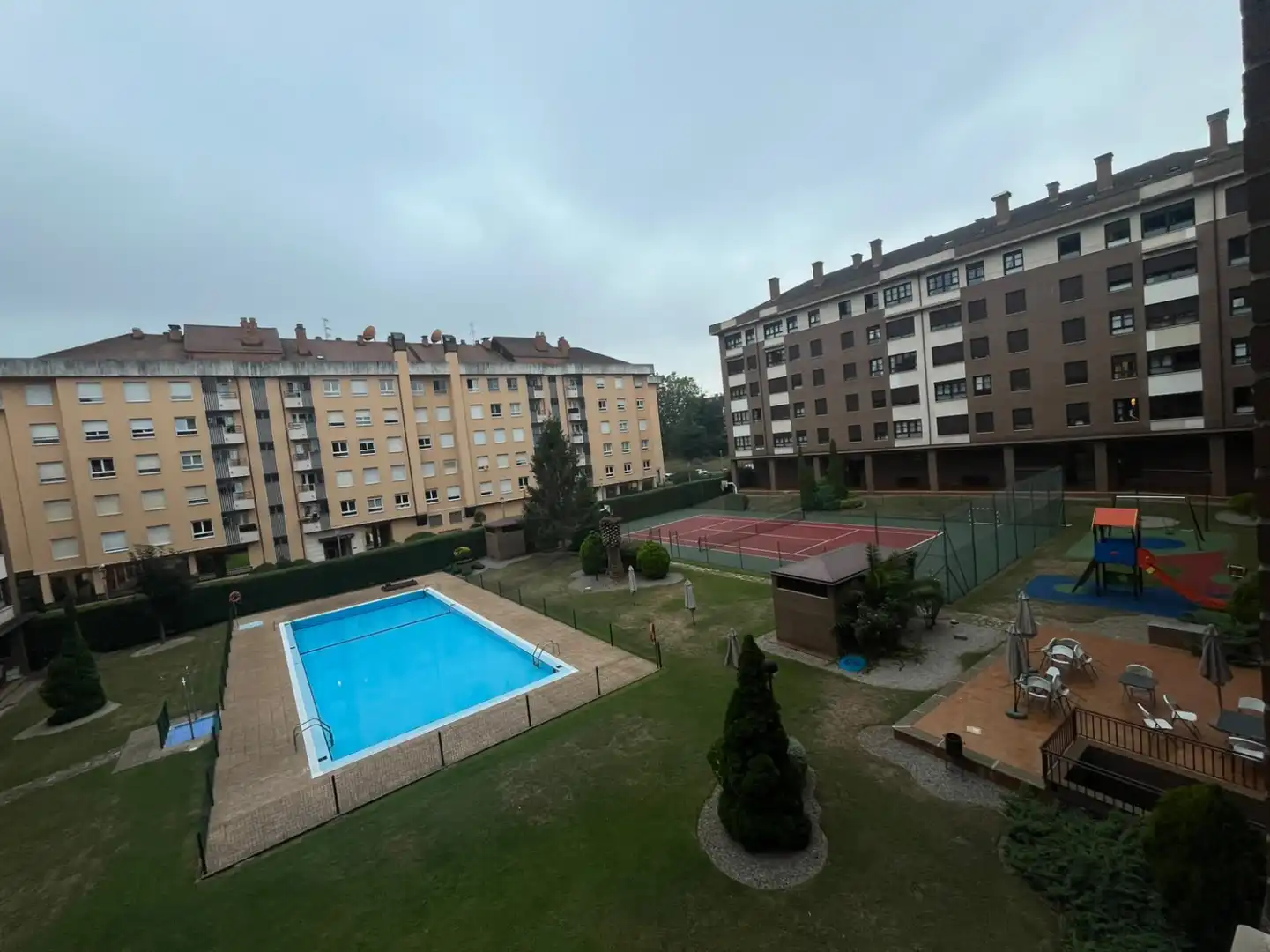 Schwimmbecken von Wohnung zur Miete in Gijón  mit Heizung, Privatgarten und Schwimmbad