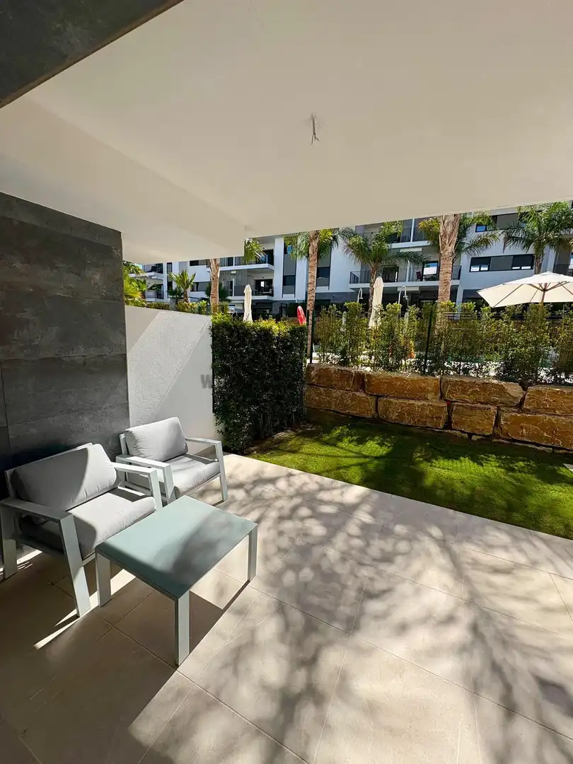 Appartement compact avec piscine à louer à Carlos Cano 16