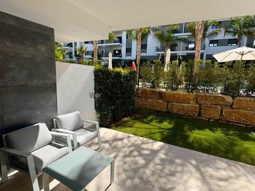 Apartment with pool to rent in Carlos Cano 16