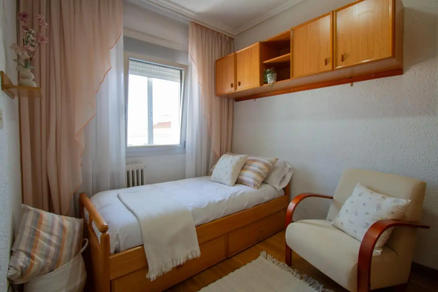 Habitación de Ático en venta en Ansoáin / Antsoain con Calefacción, Terraza y Amueblado