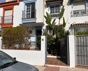 Exterior view of Single-family semi-detached to rent in Marbella  with Air Conditioner and Terrace