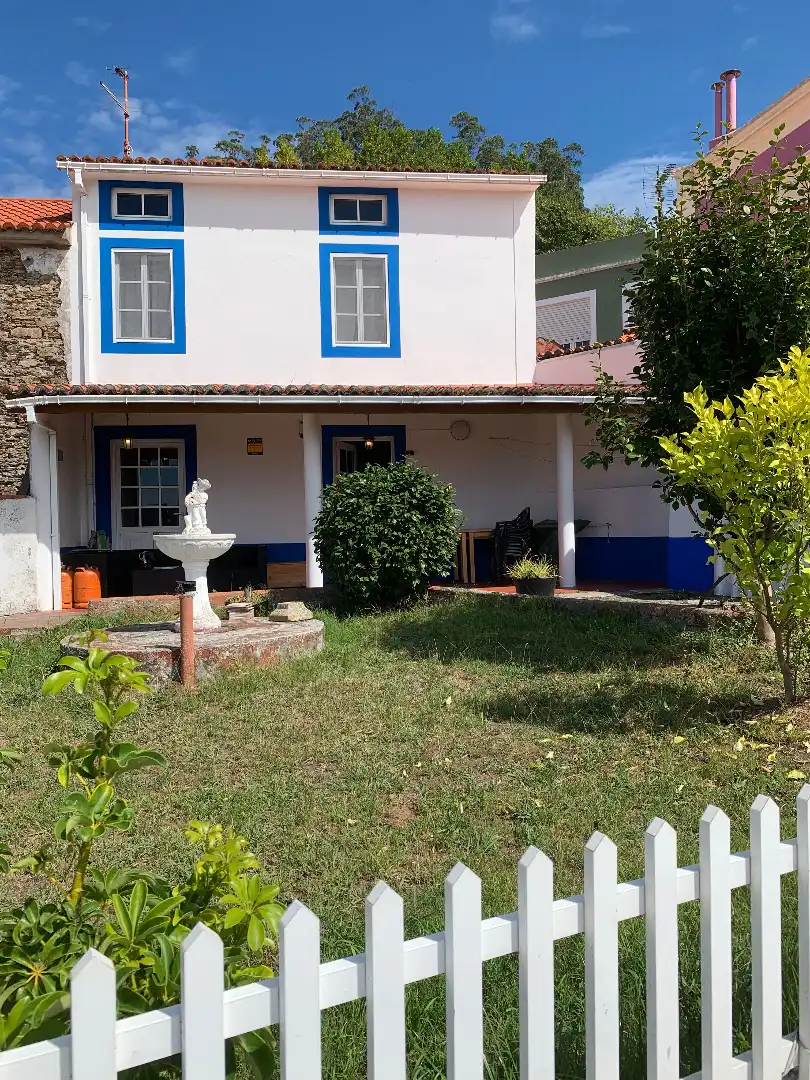Adosado con jardín en venta en Lugar Casanova 8