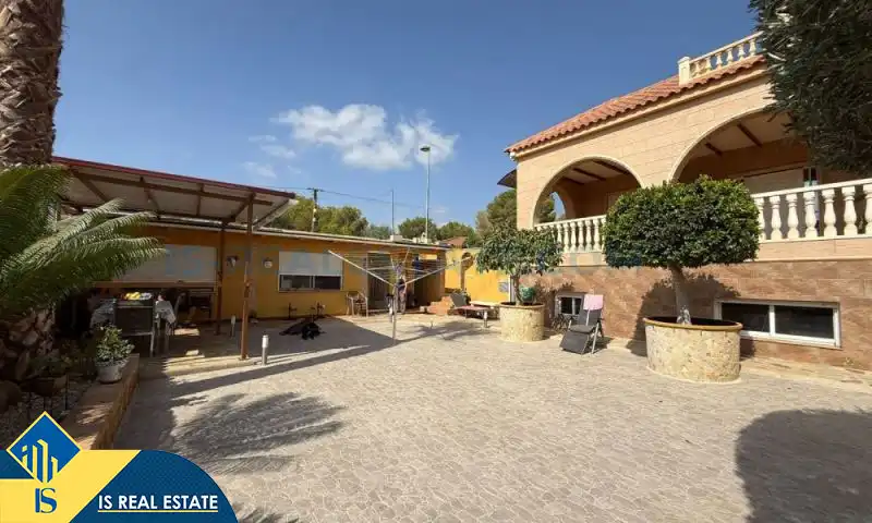 Vista exterior de Casa o xalet en venda en El Pinar de Campoverde