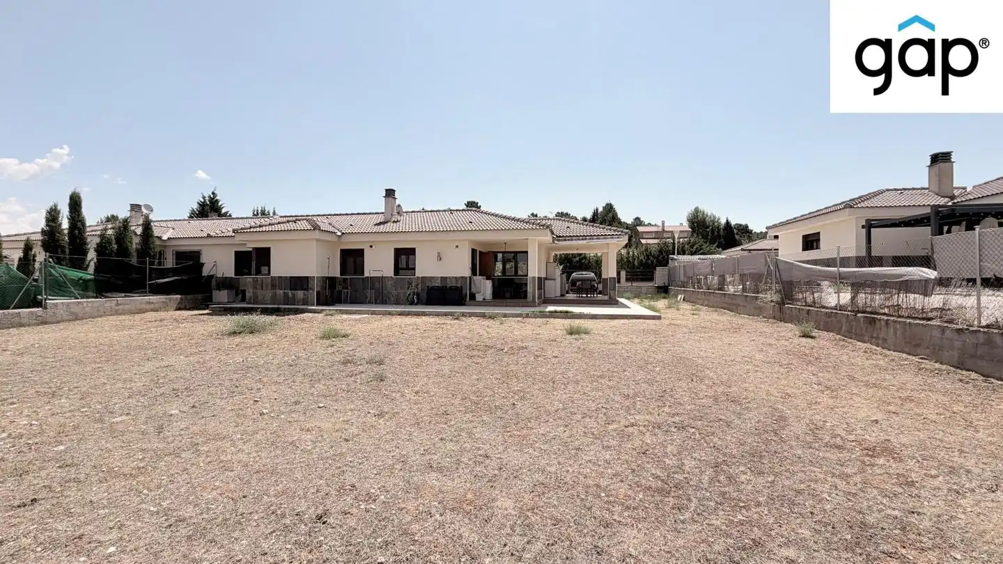 Exterior view of Houses for sale in Arcas del Villar  with Heating, Private garden and Furnished