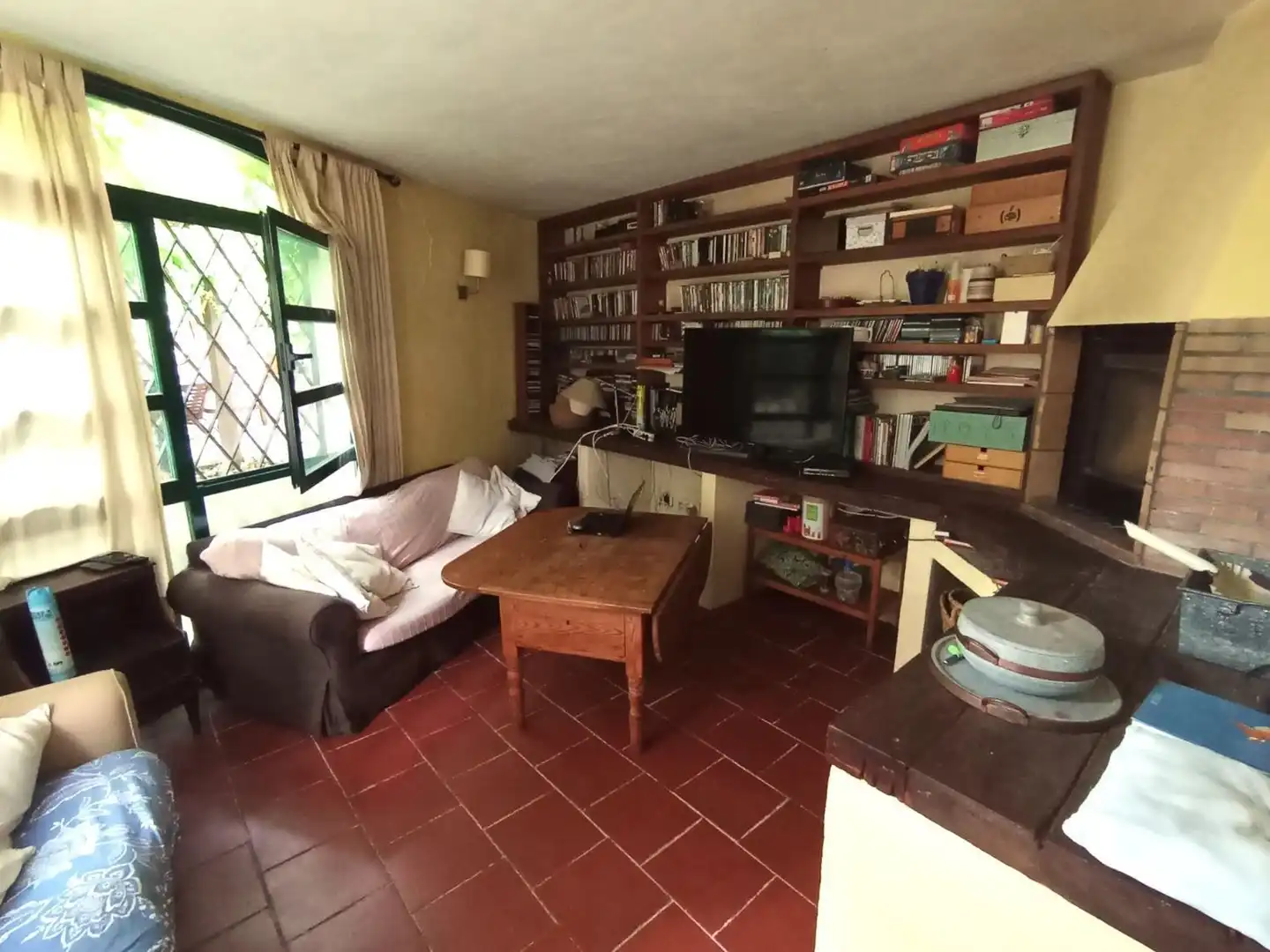 Sala d'estar de Finca rústica en venda en Sant Cebrià de Vallalta amb Jardí privat, Terrassa i Piscina comunitària