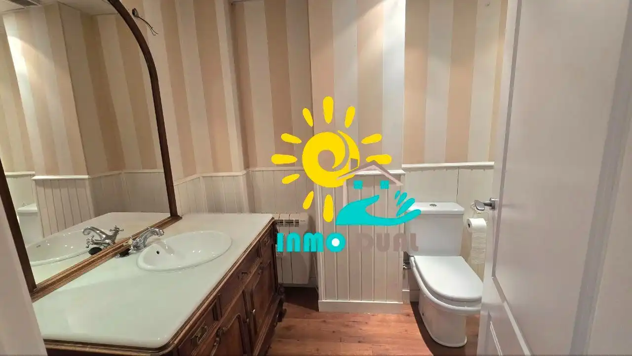 Bathroom of Flat for sale in Badajoz  with Air Conditioner, Heating and Terrace