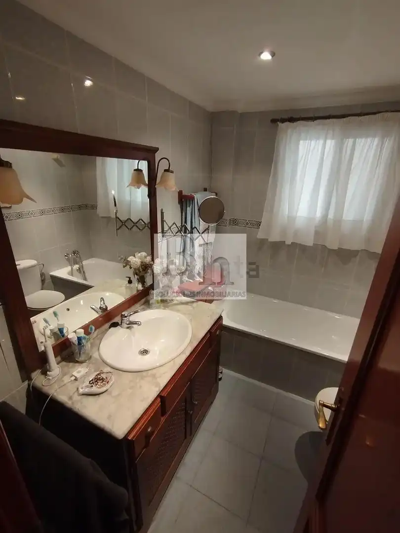 Bathroom of Flat for sale in Málaga  with Air Conditioner, Terrace and Storage room