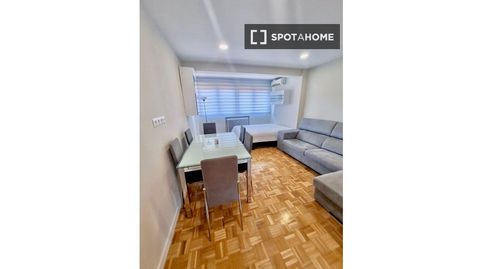 Foto 3 de Piso de alquiler en Pueblo Nuevo, Madrid Capital