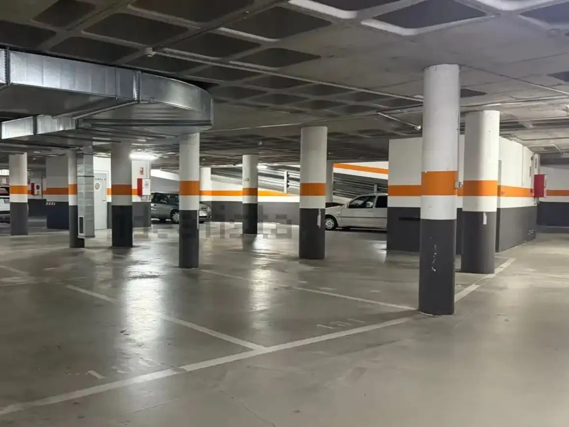 Parking de Garaje en venta en Calpe / Calp con Alarma