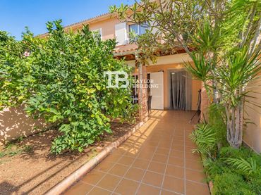 Adossat amb jardí en venda a de Blanes