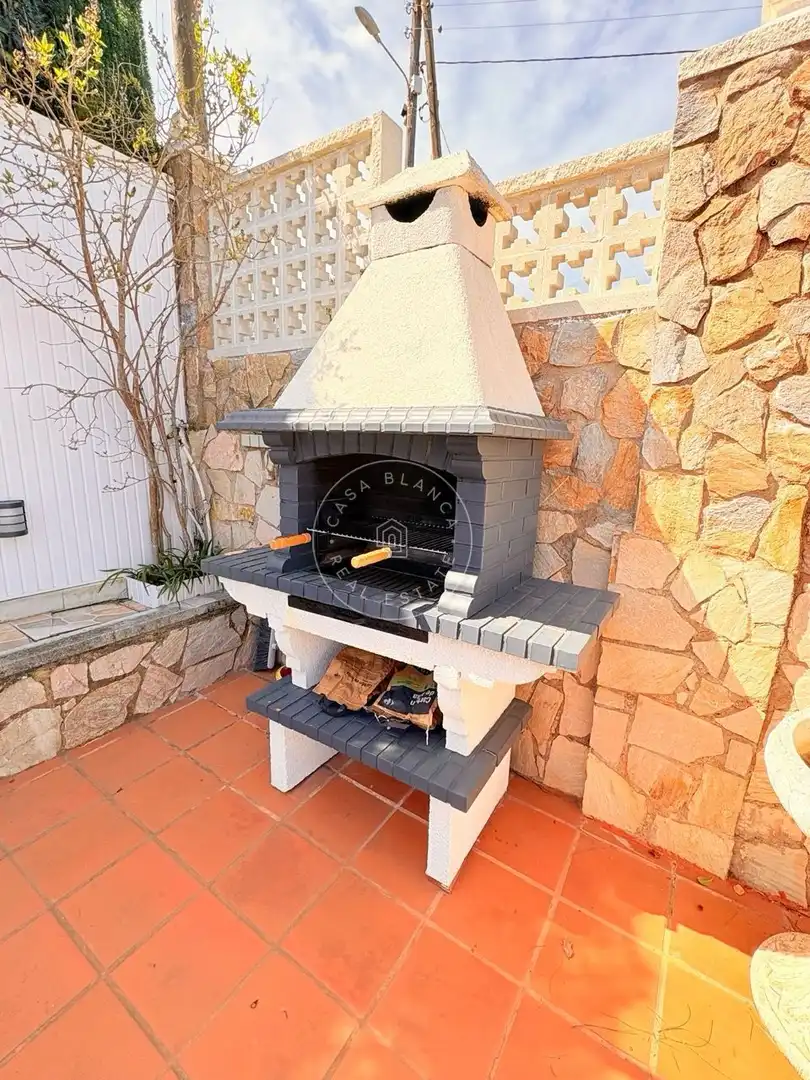 Terrassa de Casa o xalet en venda en Vidreres amb Aire condicionat, Jardí privat i Piscina