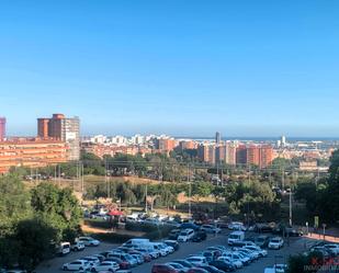 Vista exterior de Pis en venda en Esplugues de Llobregat amb Parquet, Moblat i Forn