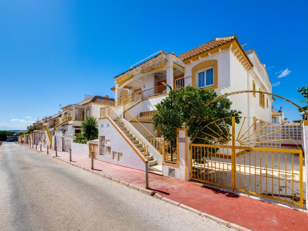 Exterior view of House or chalet for sale in Torrevieja  with Community pool