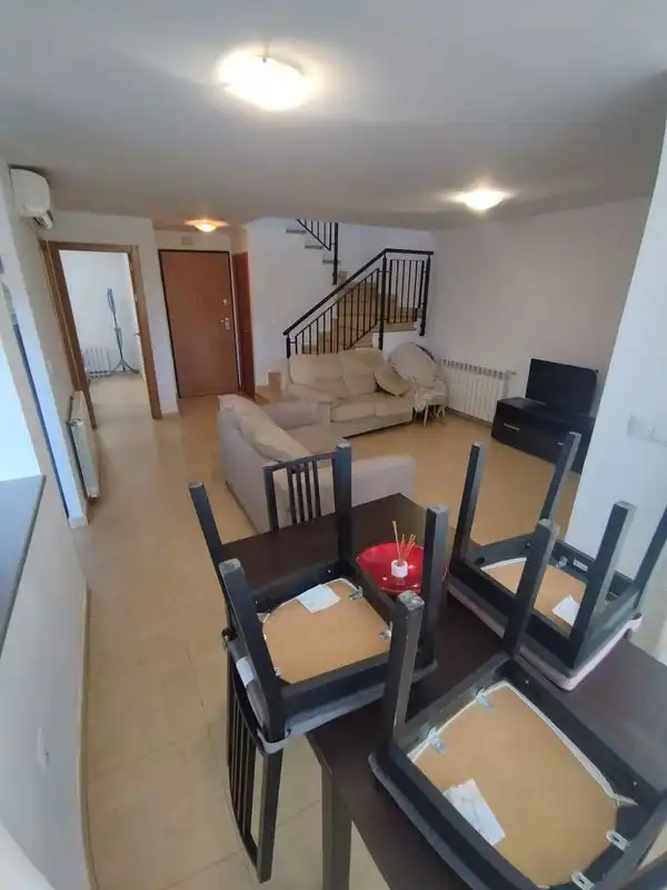 Sala d'estar de Casa adosada en venda en Torre-Pacheco amb Terrassa, Moblat i Balcó