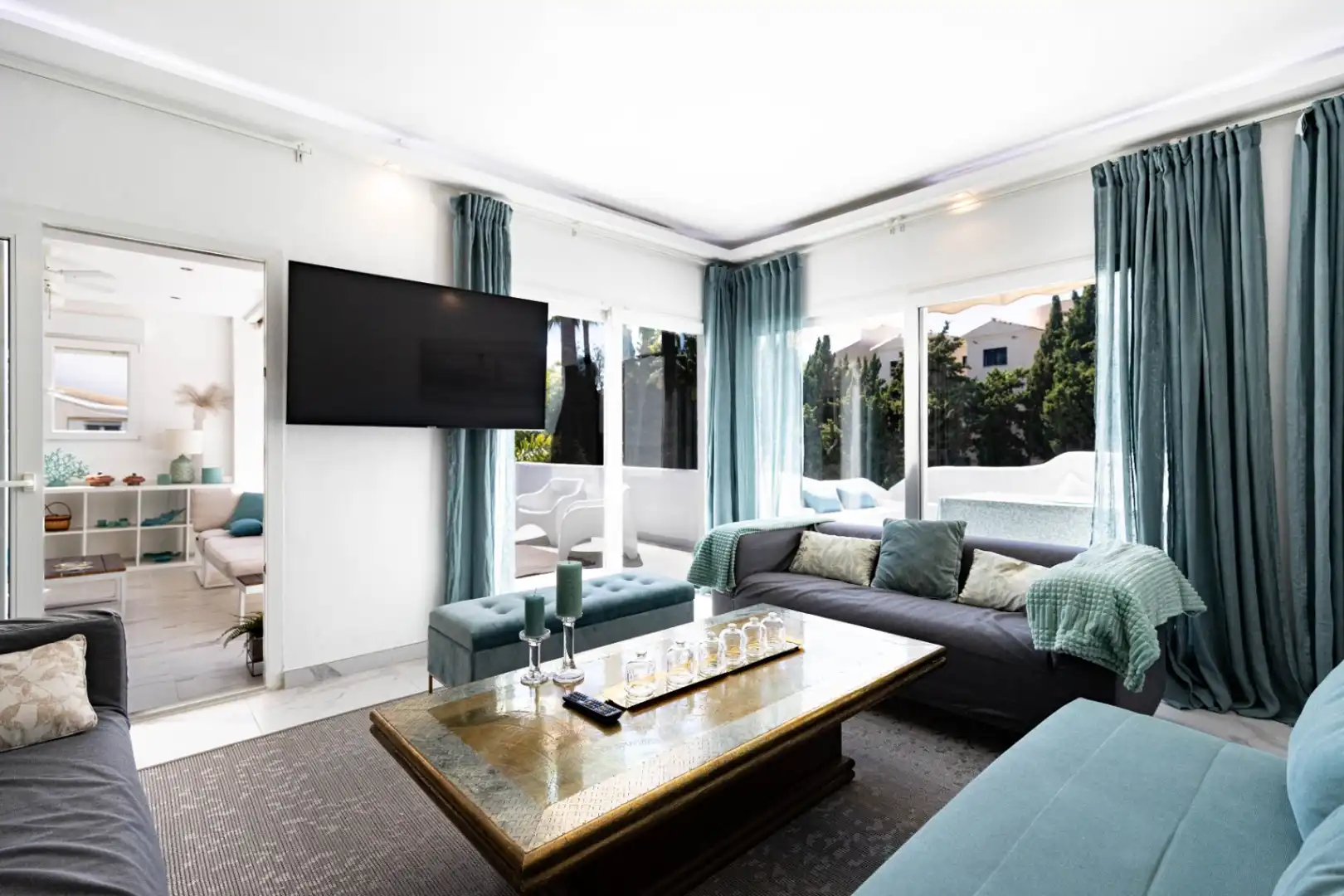 Living room of Flat for rent in Marbella  with Air Conditioner, Heating and Terrace
