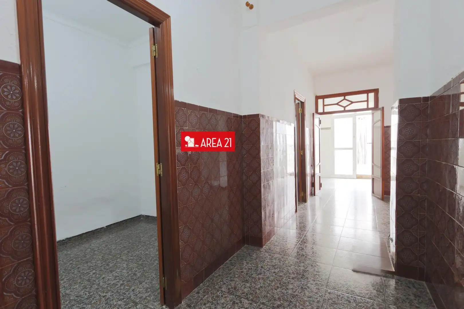 Houses for sale in La Pobla de Vallbona  with Terrace and Storage room