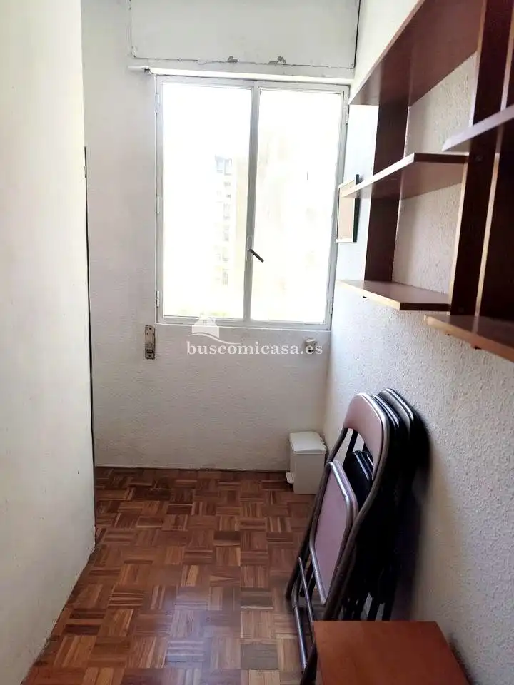 Room in Ruiz Jiménez, Avda de Madrid - Pº de la Estación