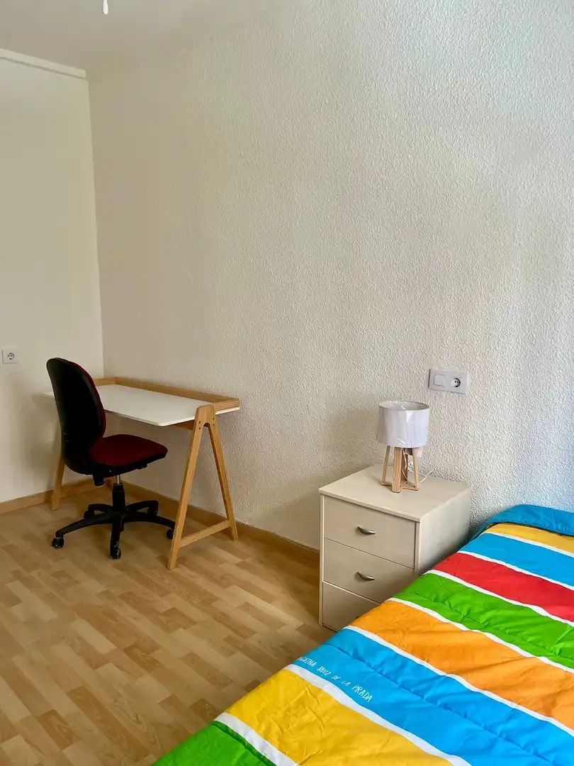Habitación de Piso de alquiler en Petrer con Aire acondicionado, Terraza y Amueblado