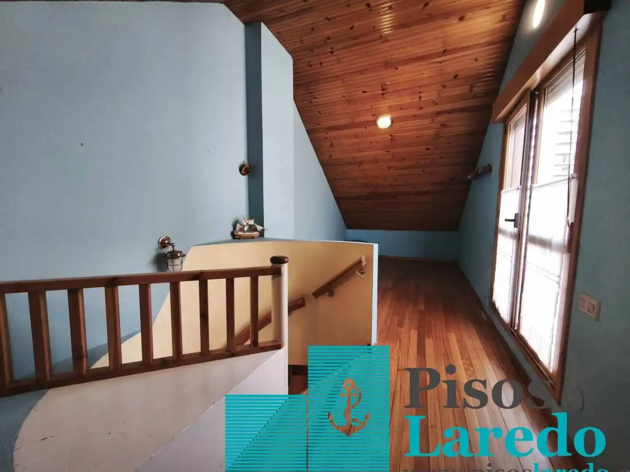 Maisonette zum Verkauf in Laredo mit Heizung, Parkett und Terrasse