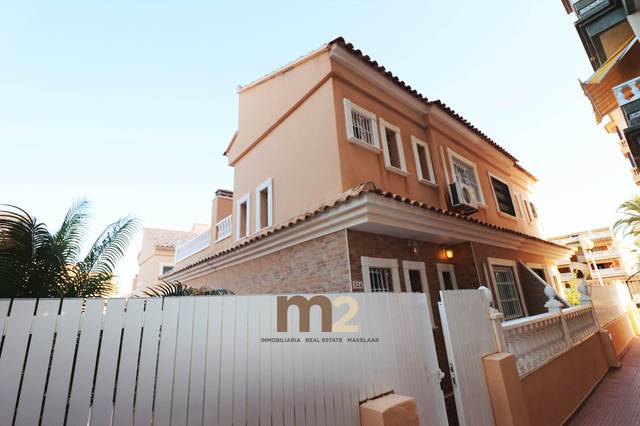 Casa-chalet en Venta en Carrer Grecia en El Moncayo - El Pòrtic