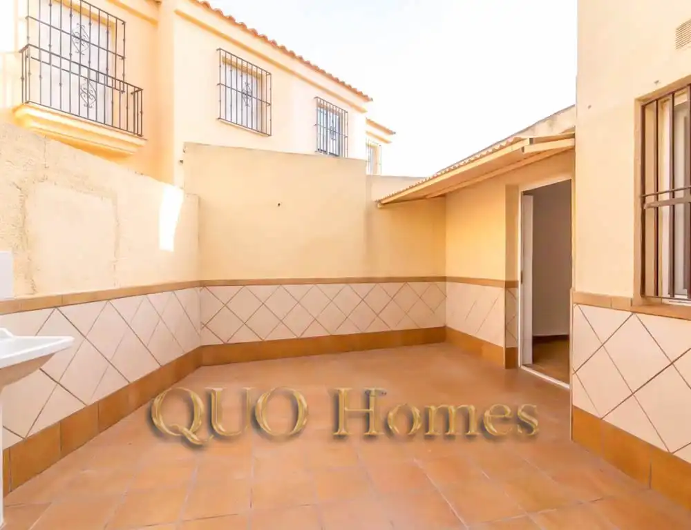 Terrassa de Casa adosada en venda en Jerez de la Frontera amb Aire condicionat i Jardí privat