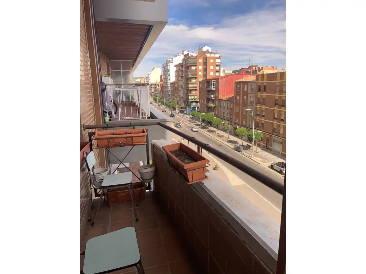 Vista exterior de Piso en venta en León Capital  con Calefacción, Parquet y Terraza
