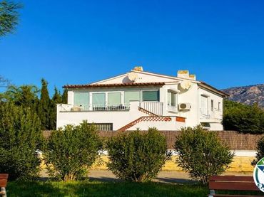 Casa con piscina in vendita a Carrer DEL CASTANYER 18