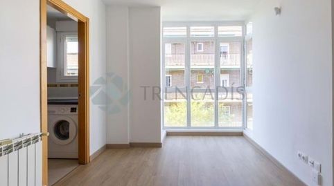 Recién reformado a estrenar !Luminoso piso de 64 m recién reformado a la venta en el distrito de Ciudad Lineal, Madrid.La vivienda, imatge 2
