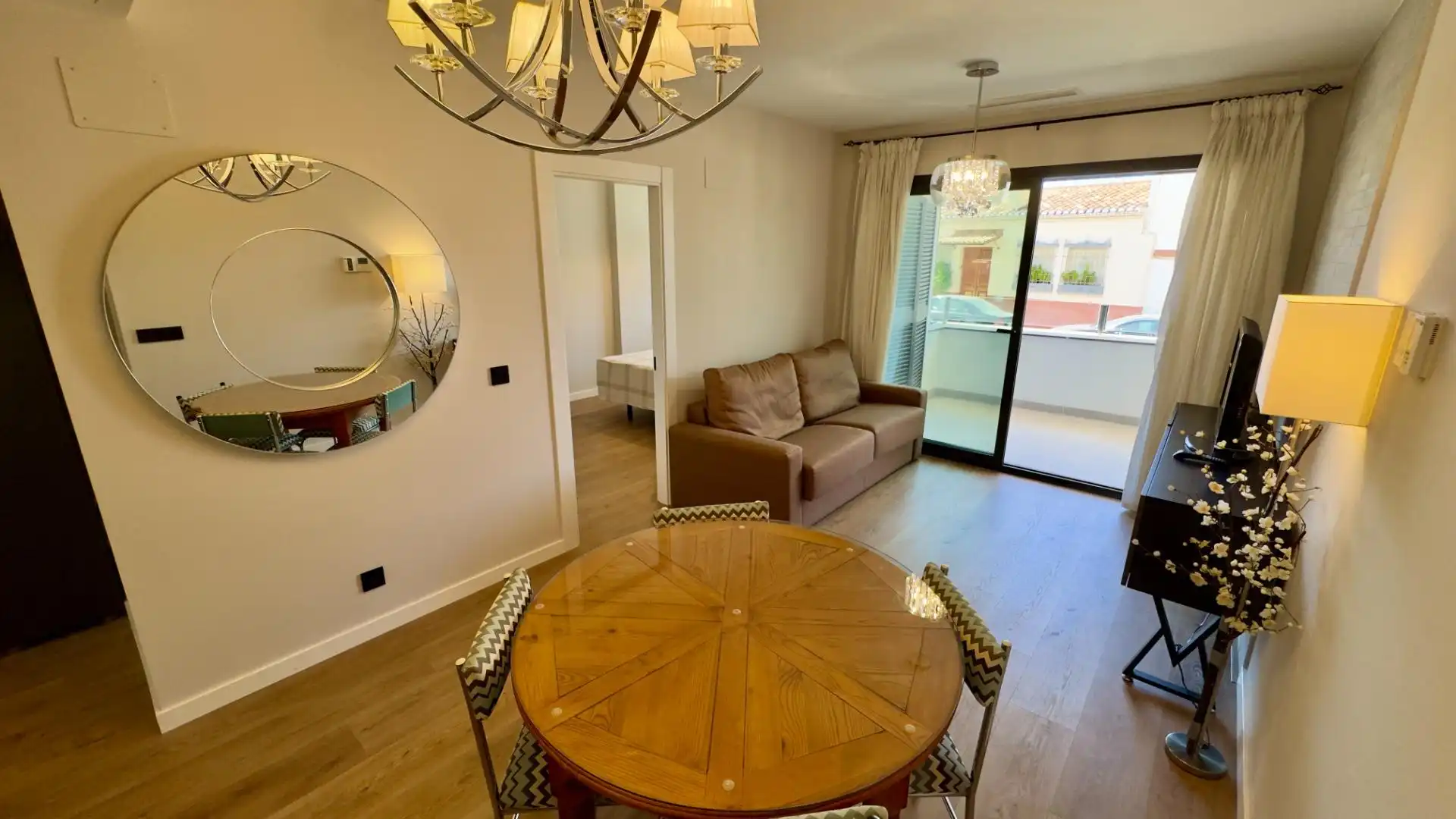 Living room of Flat for rent in Granada  with Air Conditioner, Heating and Terrace