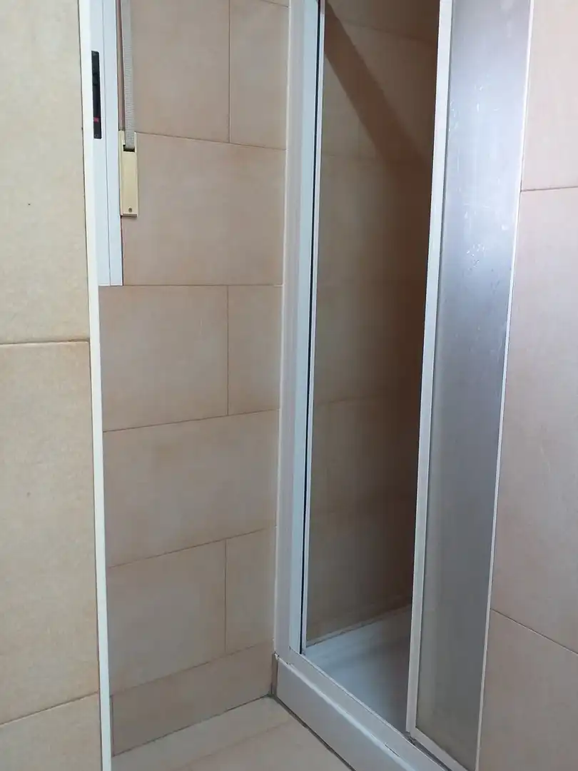 Baño de Piso de alquiler en Murcia con Aire acondicionado, Calefacción y Terraza