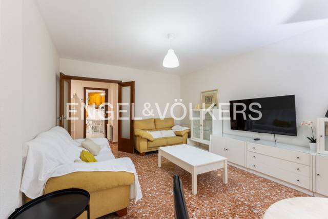 Piso en Alquiler en En Corts - Doctor Waksman