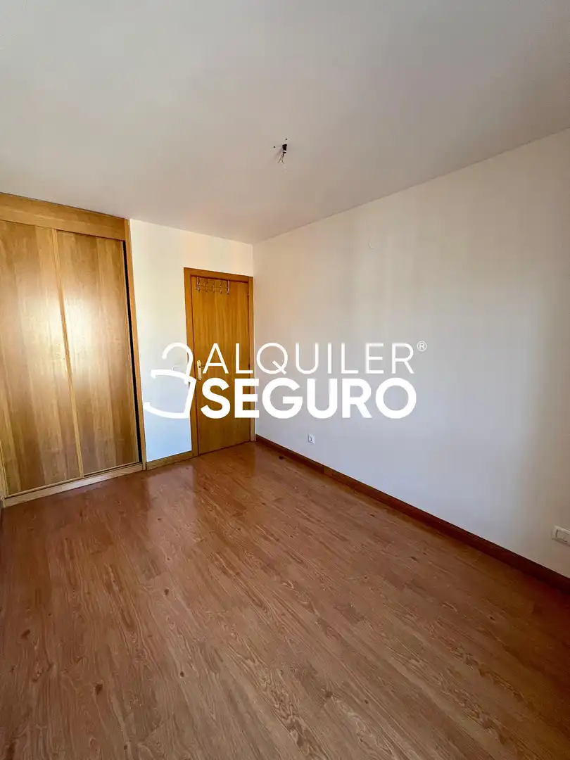 Bedroom of Flat for rent in Alcobendas  with Air Conditioner, Heating and Storage room