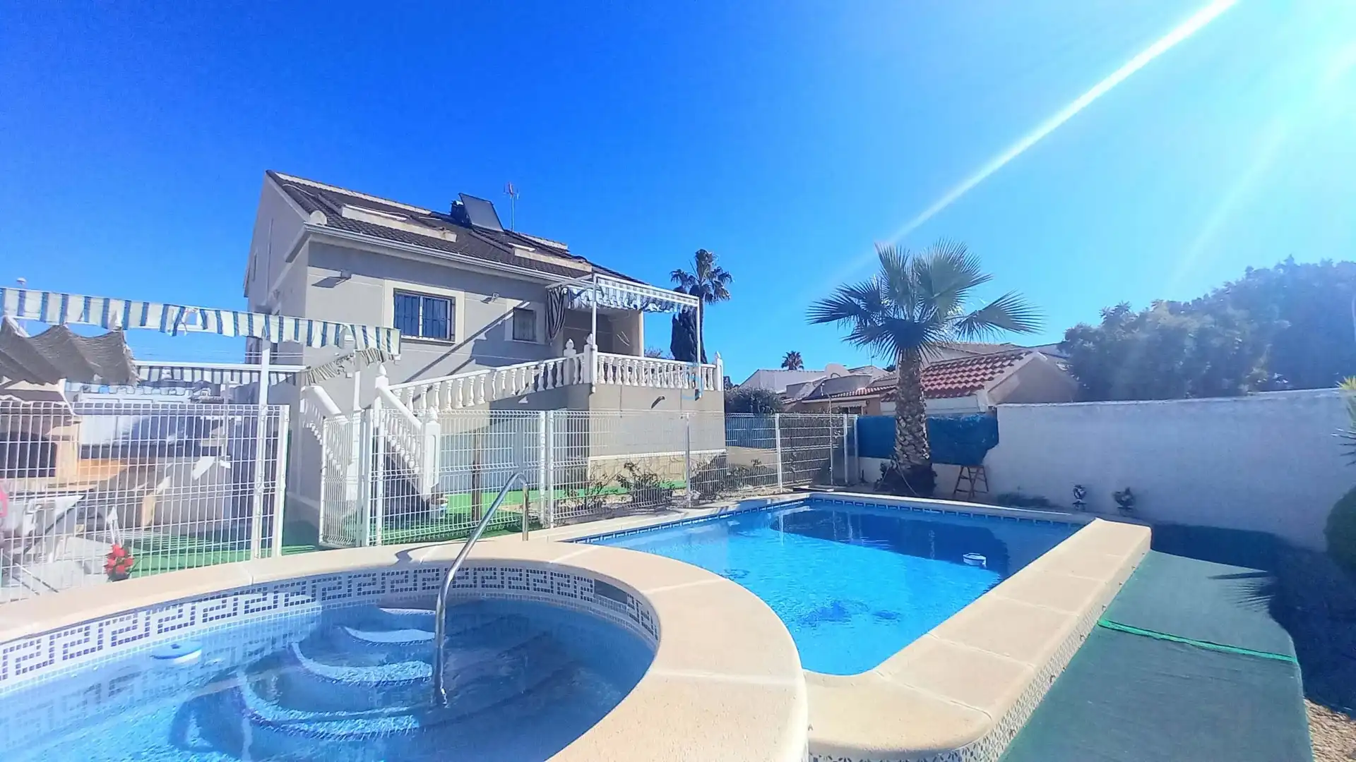 Casa con terrazza in vendita a Avenida Adradas