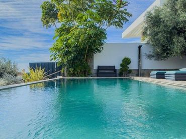 Villa mit Pool zum Verkauf in Golf Bahía