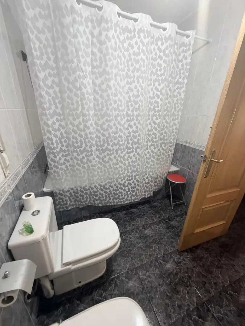 Bany de Casa o xalet en venda en Casasimarro amb Terrassa, Traster i Moblat