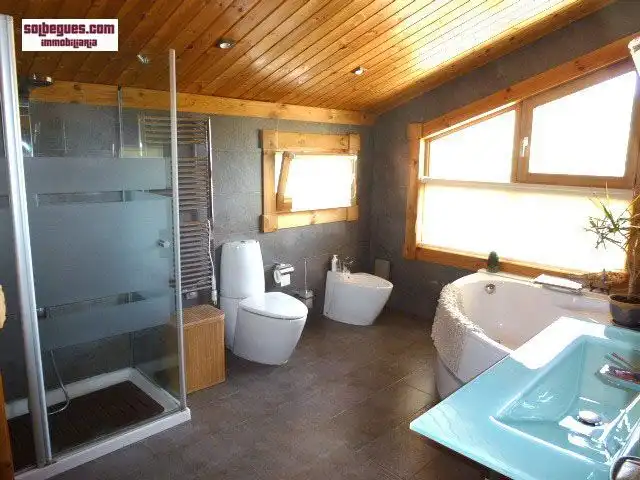 Baño de Casa o chalet en venta en Begues con Aire acondicionado, Calefacción y Jardín privado
