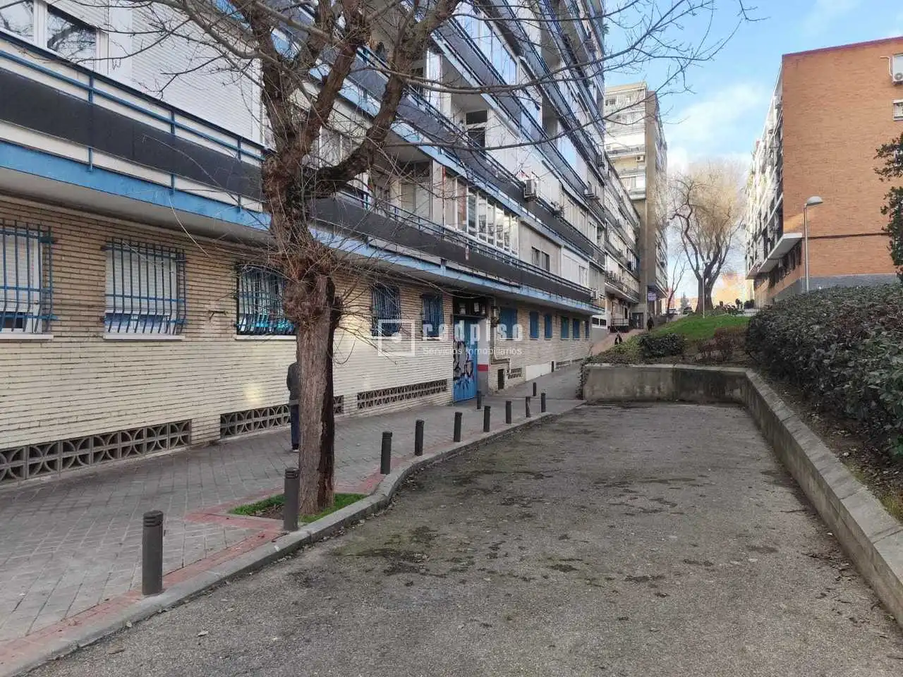 Exterior view of Garage for sale in Madrid