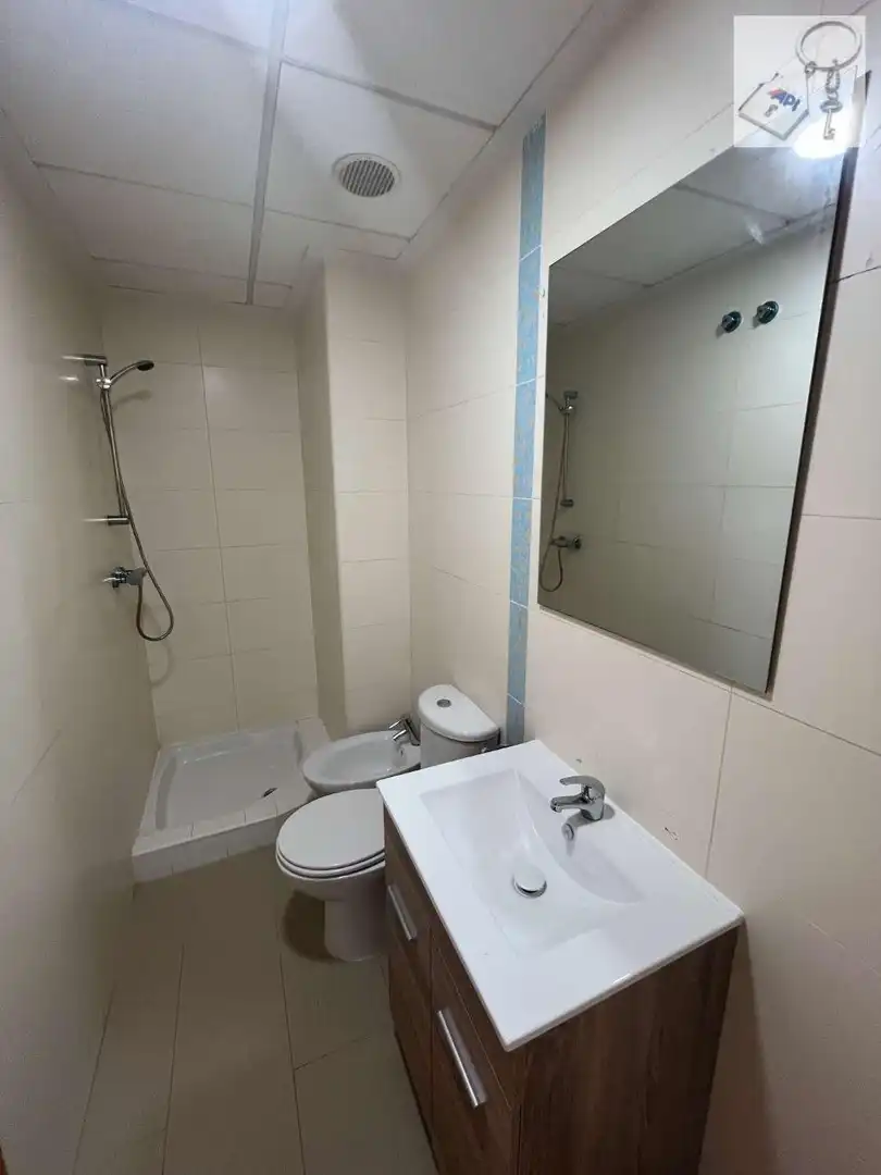 Badezimmer von Wohnungen zum Verkauf in Guardamar del Segura mit Klimaanlage, Terrasse und Möbliert