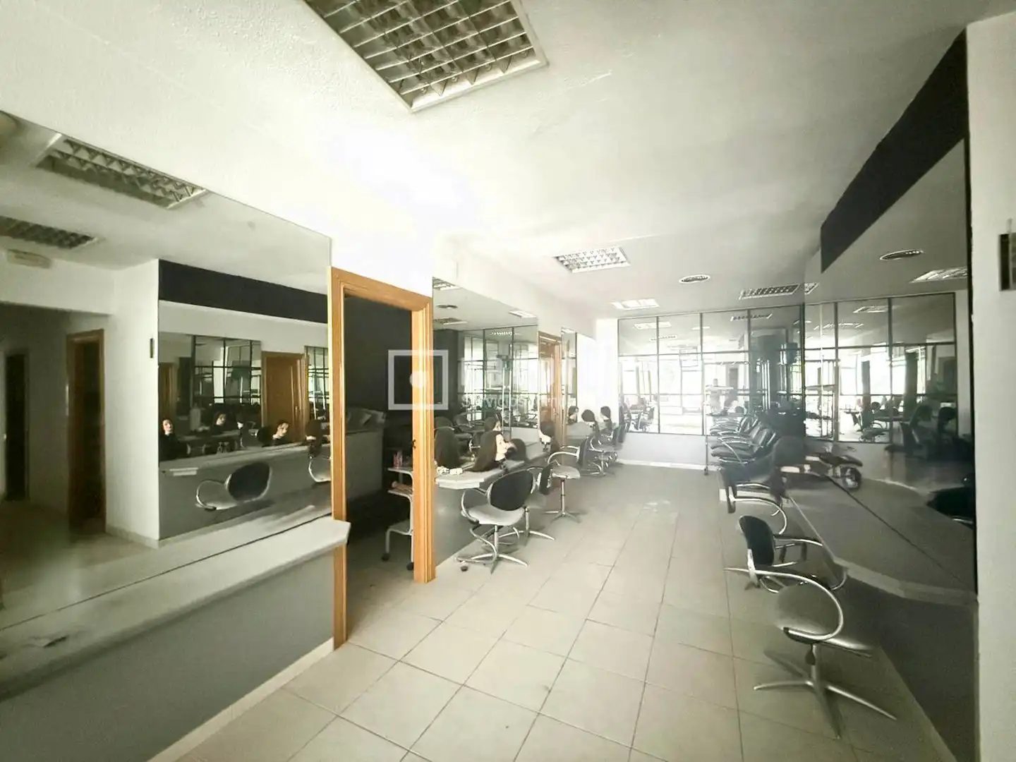 Local en venda en Fuenlabrada amb Aire condicionat