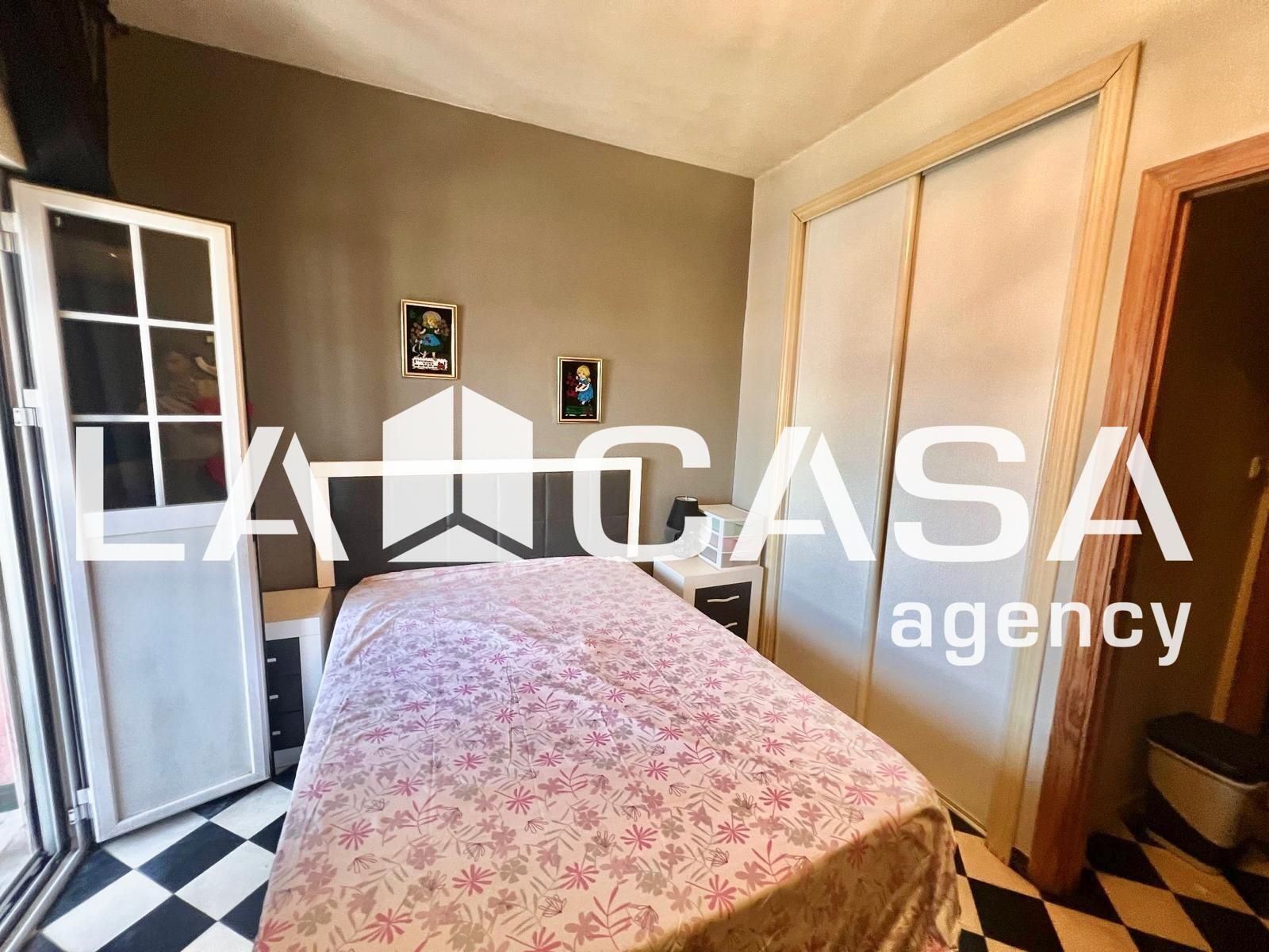 Dormitori de Casa o xalet en venda en Dos Hermanas amb Terrassa