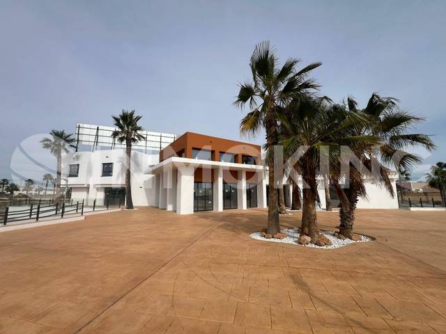 Local comercial en Alquiler en C. Infanta Leonor, 12 en Las Lomas de Rame - Bahía Bella