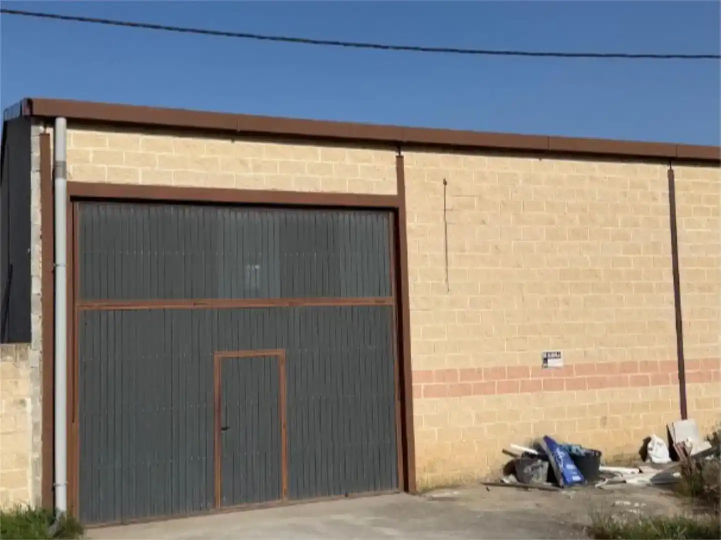 Vista exterior de Nau industrial de lloguer en Cuéllar