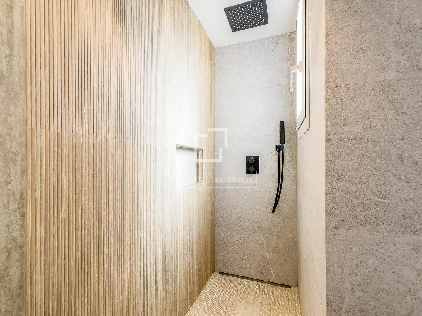 Baño de Ático en venta en Barcelona con Aire acondicionado, Terraza y Amueblado