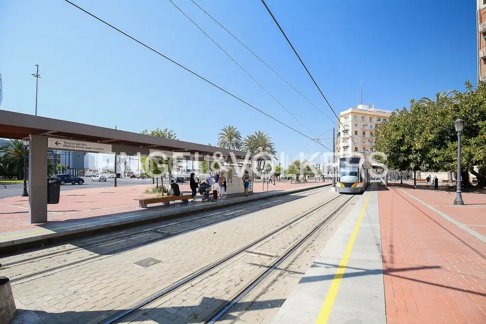 Außenansicht von Wohnung zum Verkauf in Valencia mit Klimaanlage, Heizung und Abstellraum