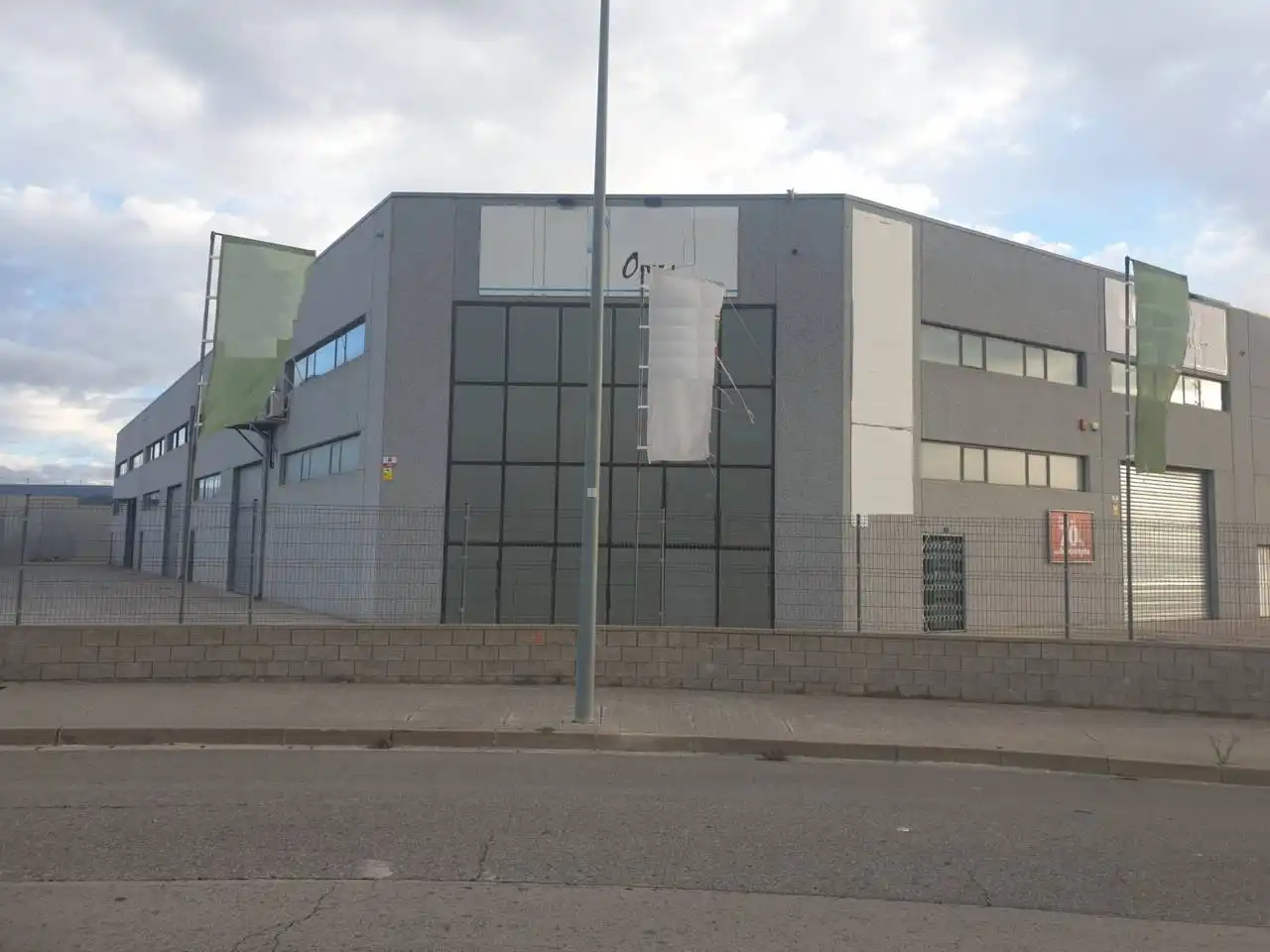 Nave industrial en alquiler en Avenida Madrid 1