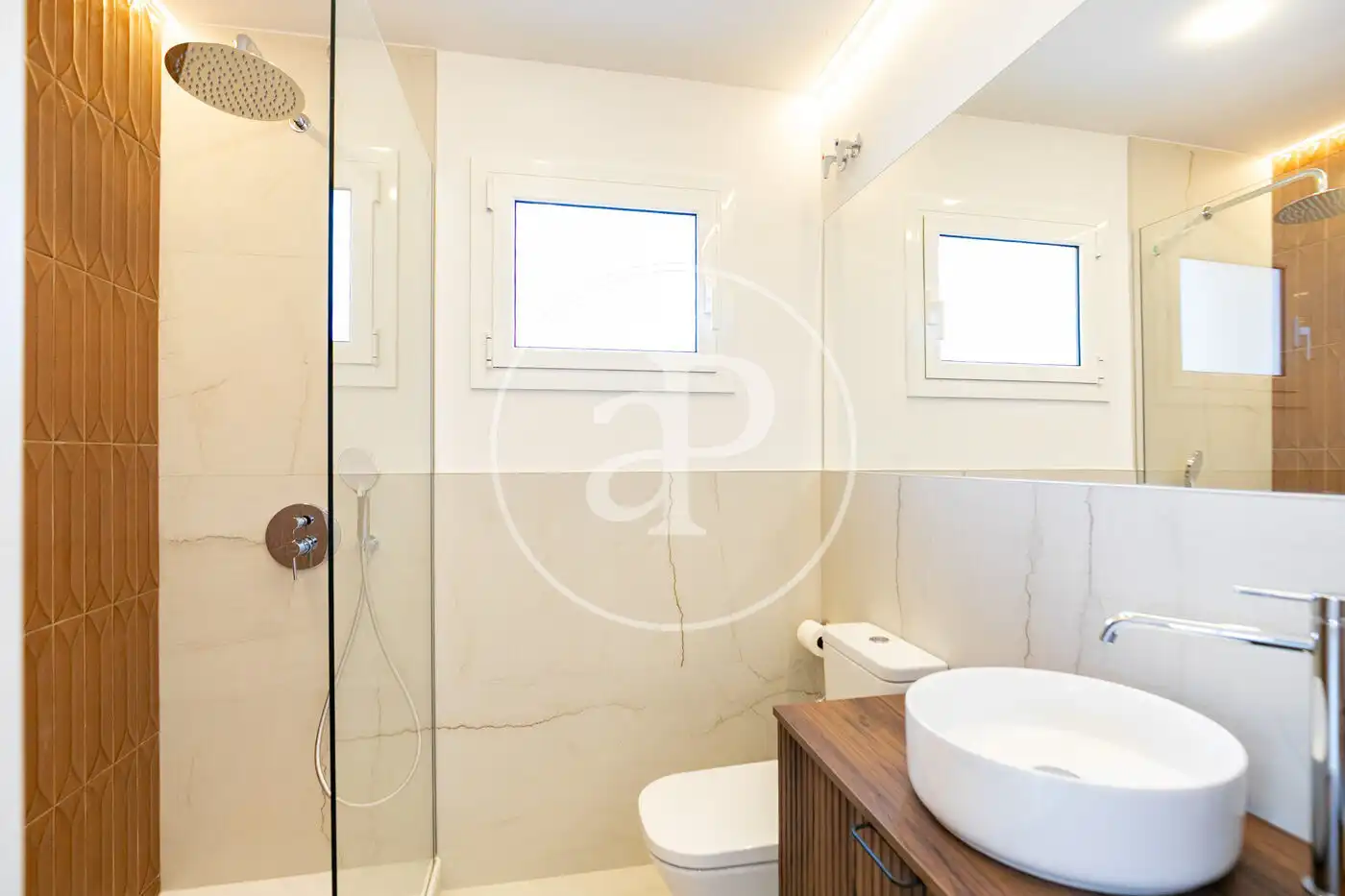 Baño de Ático en venta en Barcelona con Aire acondicionado, Calefacción y Terraza